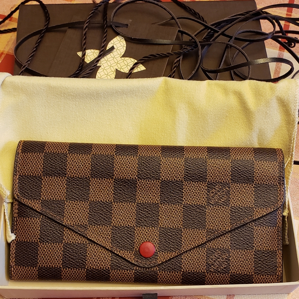 Authentic Louis Vuitton Emilie Wallet